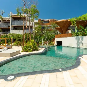 Adora Distinctive Residences Apartahotel