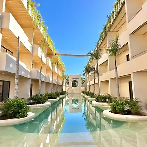 Cocay Welcome To The Jungle Apartahotel